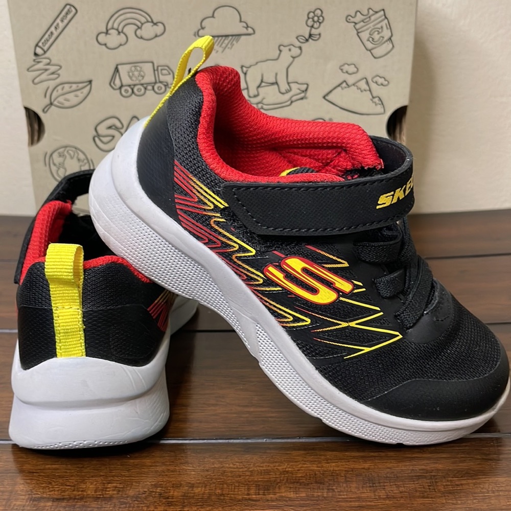 Skechers size 9. Never worn. - Picture 3 of 4